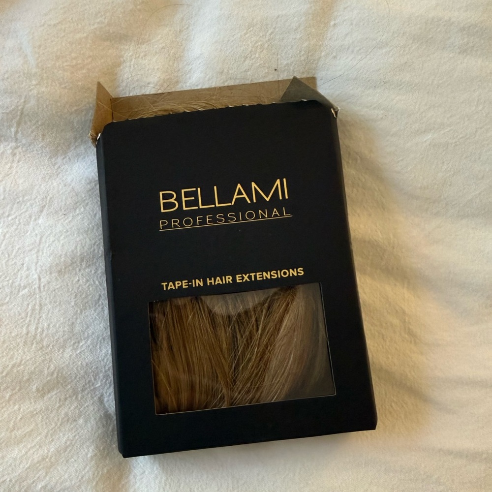 BELLAMI Professional Blonde Tape-In Extensions
